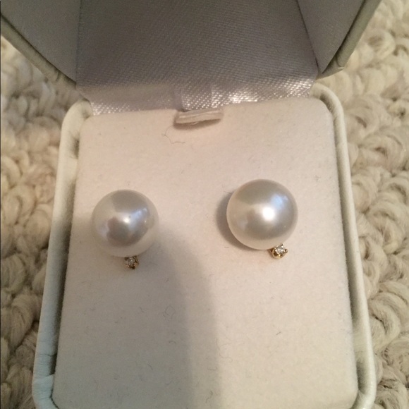 14k Pearl earrings with diamond new
